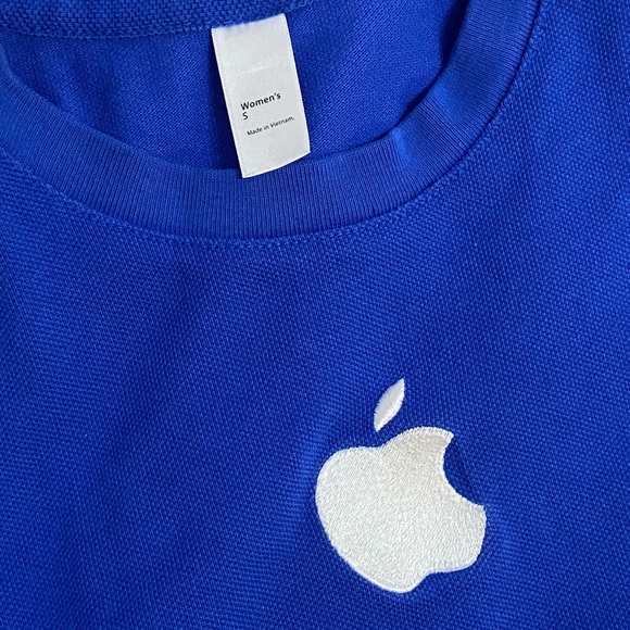 Vintage Apple Store Employee Big Embroidered Logo Royal Blue T Shirt🔥 - Picture 2 of 2